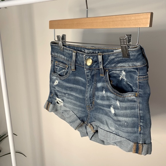 Size 0 American Eagle Shorts - Picture 1 of 3